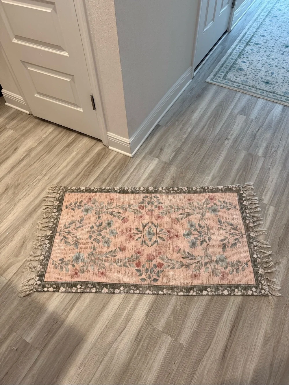 The Farmhouse by Rachel Ashwell Floral Accent Rug Fringe Shabby Chic 25x45